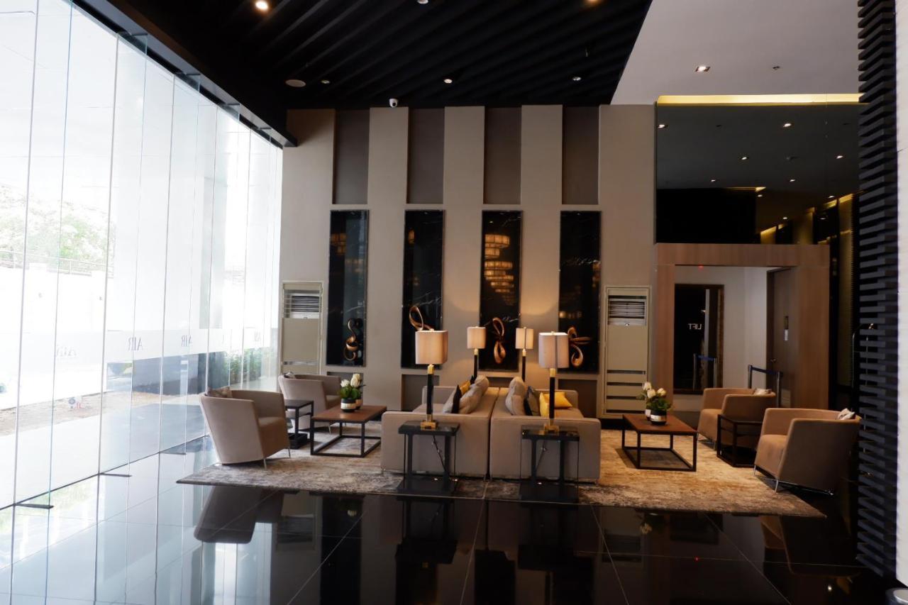 Homey 1 Bedroom Unit At Air Residences Makati City Exterior photo